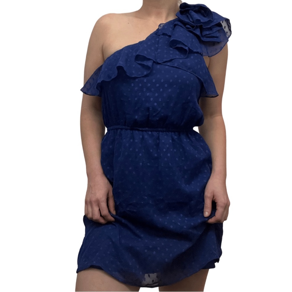 One shoulder ruffle dress
